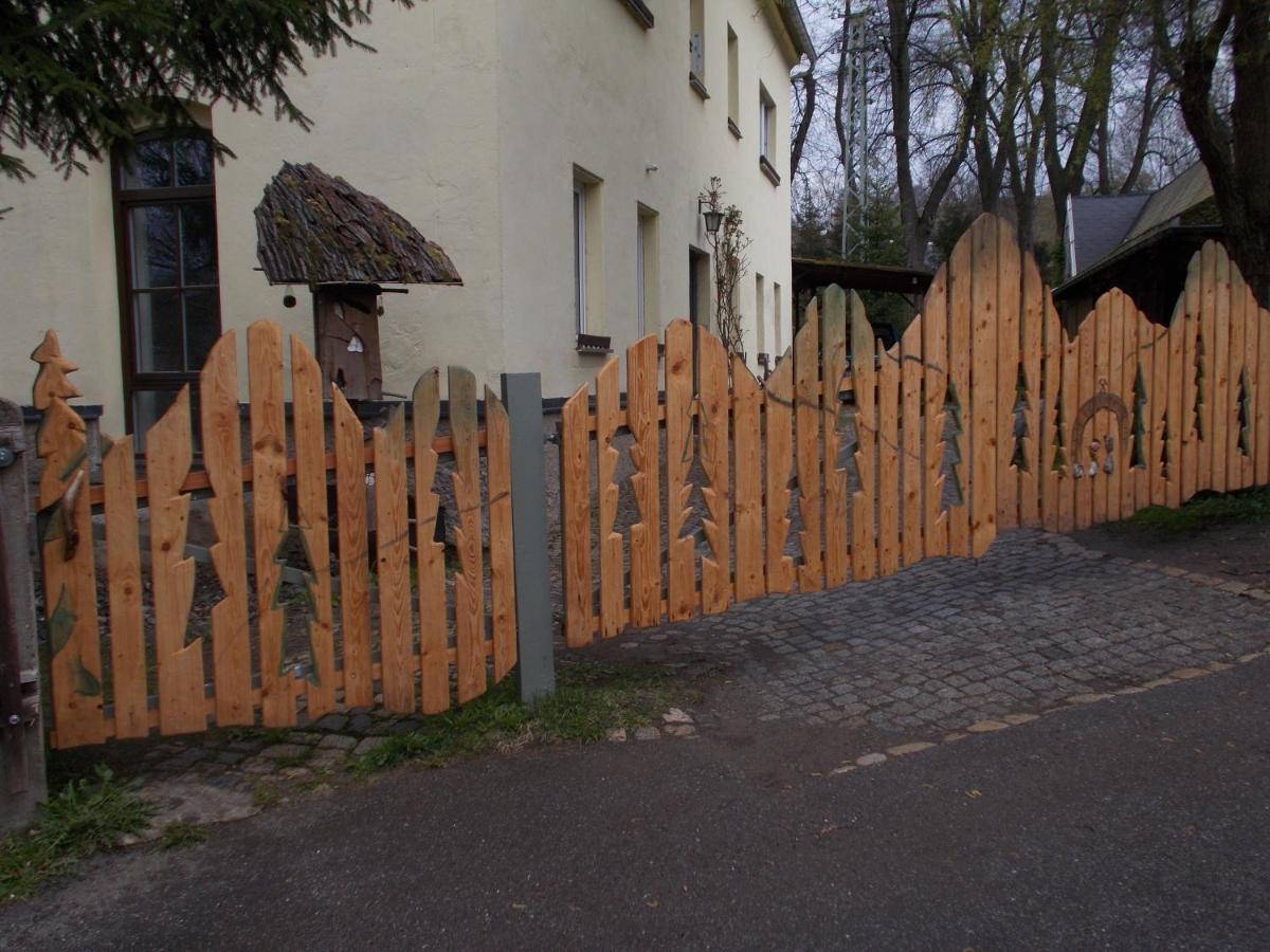 Ferienwohnung "Hinter Den Sieben Bergen" Шварценберг Екстер'єр фото